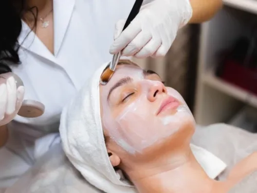 FACIAL | FACIAL EXPRESS AN INDULGE WITH AROMA ESSENCE (25 MIN)