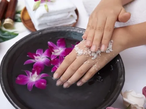 RENEWAL BODY SCRUB (45 MIN)